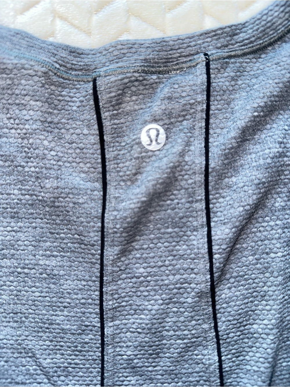 Lululemon Long Distance Short Sleeve Shirt Heather Grey Size 8-10 PTP 20.5” - Picture 5 of 6